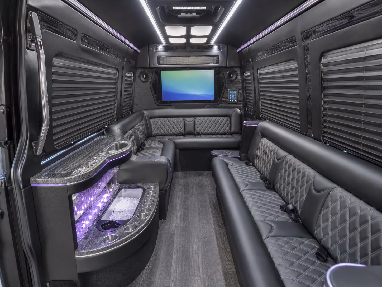porterville 30 passenger party bus